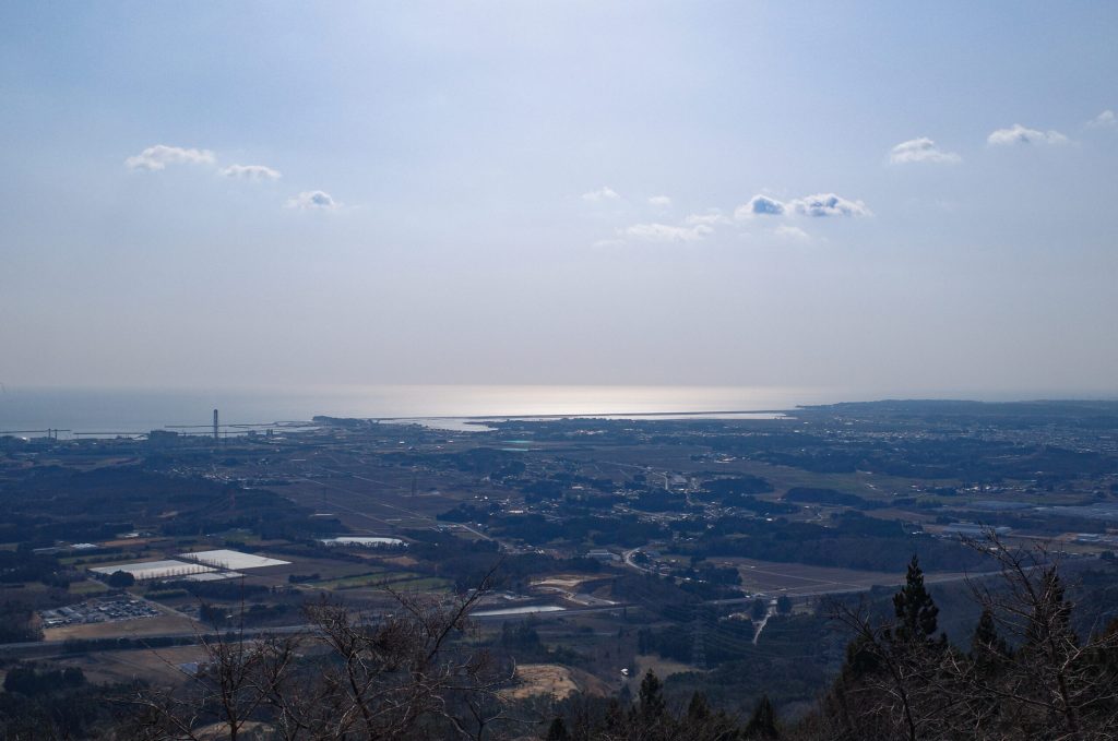 鹿狼山から松川浦を望む