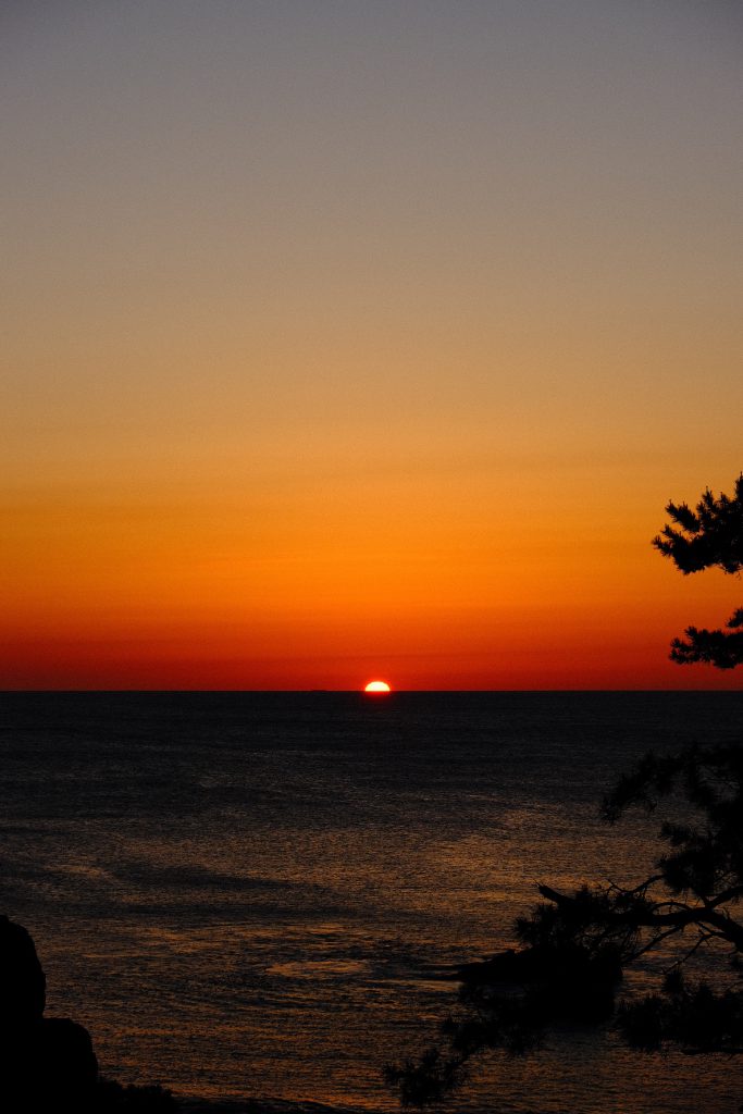 太平洋から登る朝日